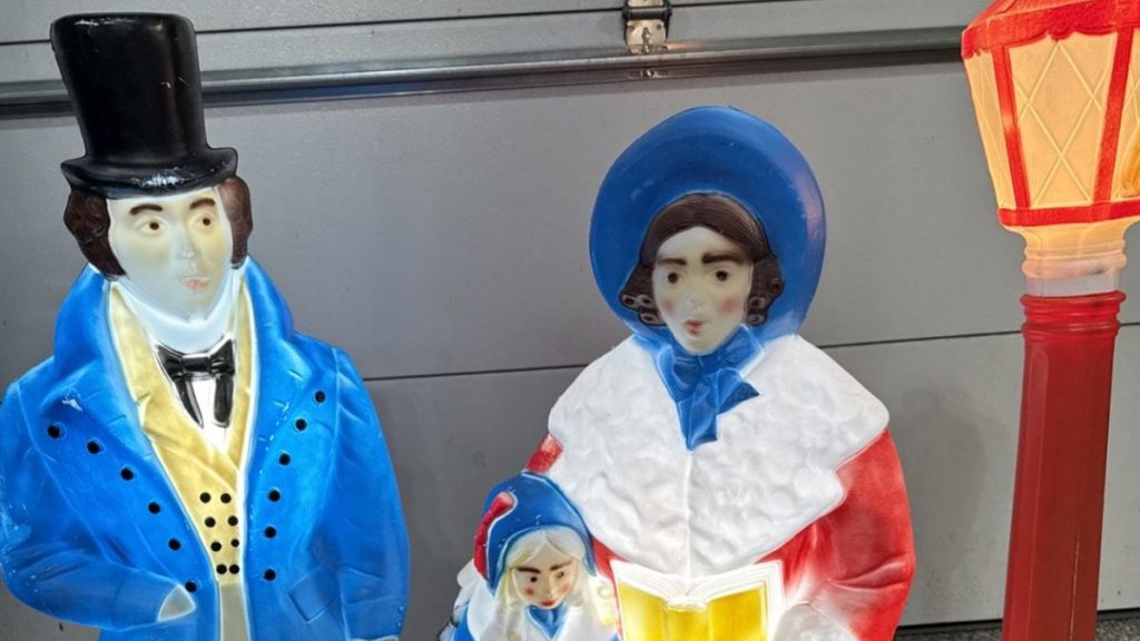 vintage Victorian-style blow mold Carolers